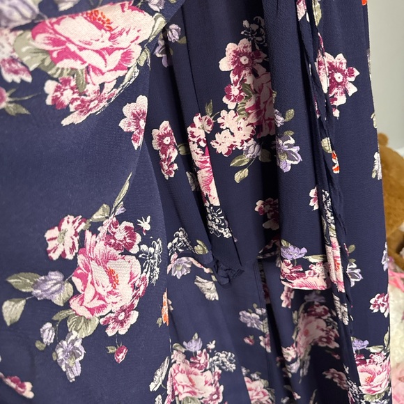 Navy Floral Wrap Maxi Dress – Size Large - Picture 5 of 5